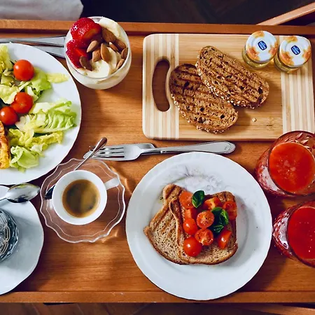 לינה וארוחת בוקר Macchiato Boutique